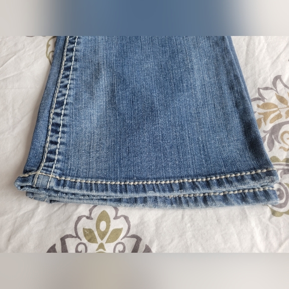 Excellent Condition. Size 3 Vintage Amethyst Flared Jeans. - Picture 5 of 7